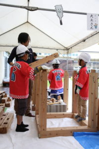 日出町児童館まつり キッズタウン　こども工務店の様子2